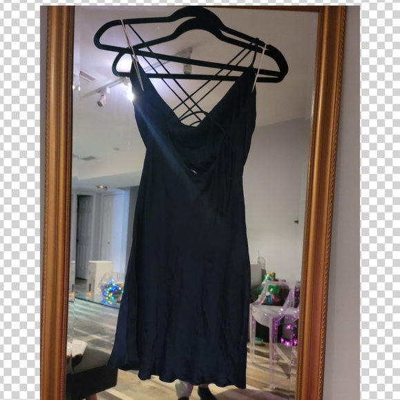 Satin flare dress - Picture 2 of 3